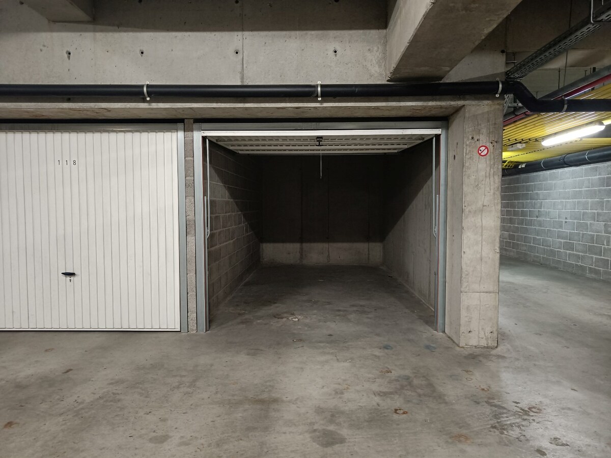 Vlot bereikbare garagebox in nette residentie te Zeebrugge 