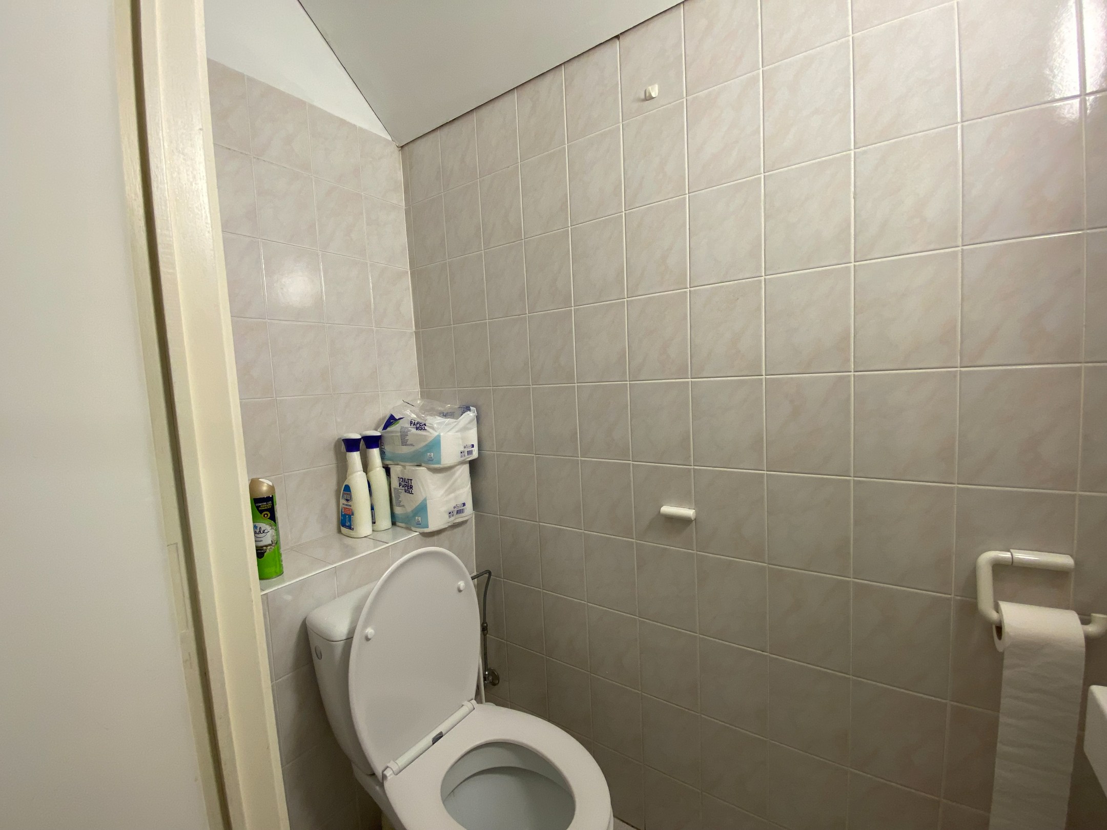 Local commercial à louer - disponible à partir du 1er mars 2026. 