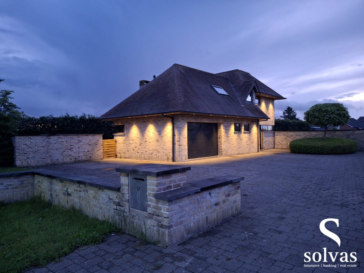 Ruime gezinswoning op een prachtig perceel van 1.860 m² 