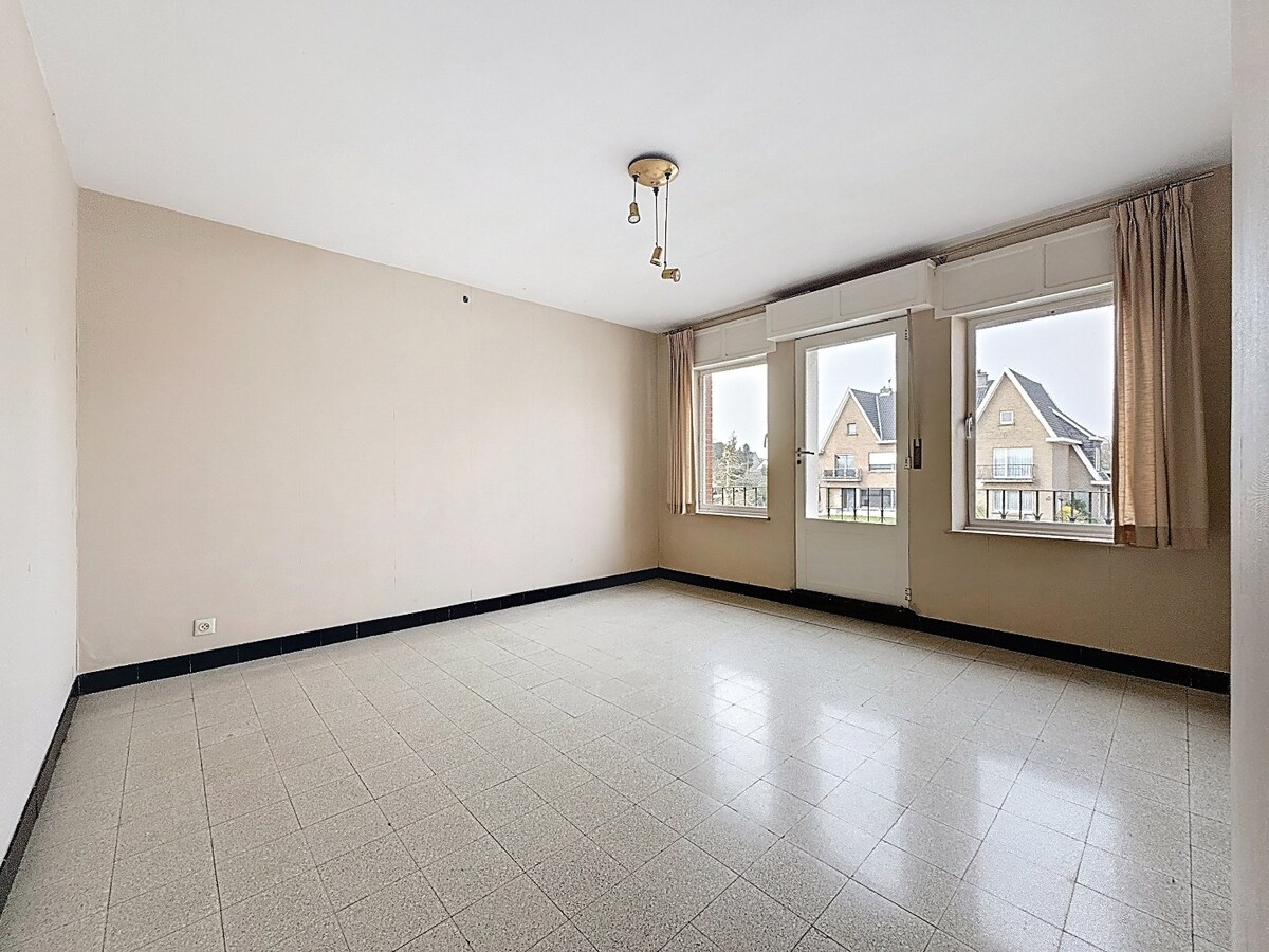 Ruime, karaktervolle woning met zuidgerichte tuin te Hillegem 