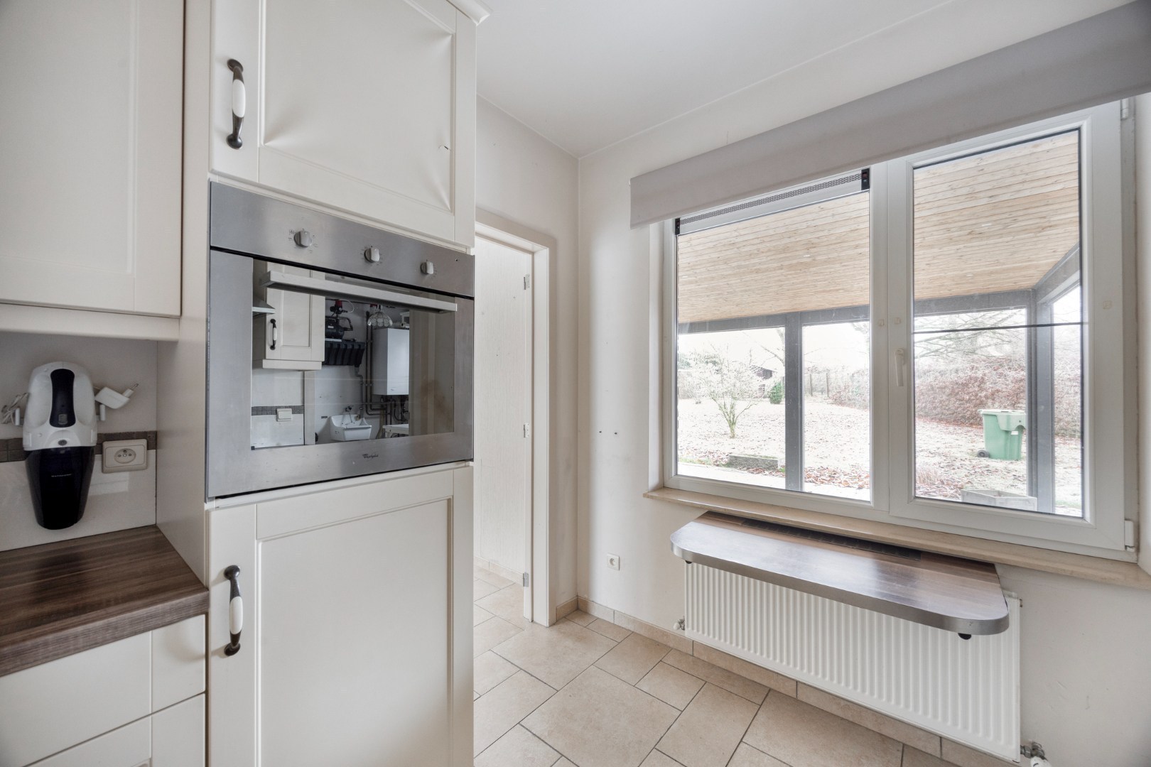 keuken met zicht op terras