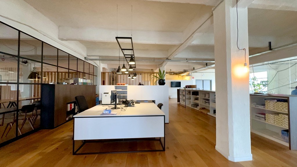 Loftkantoren te huur in Handelsdokcenter bij Gent-Dampoort