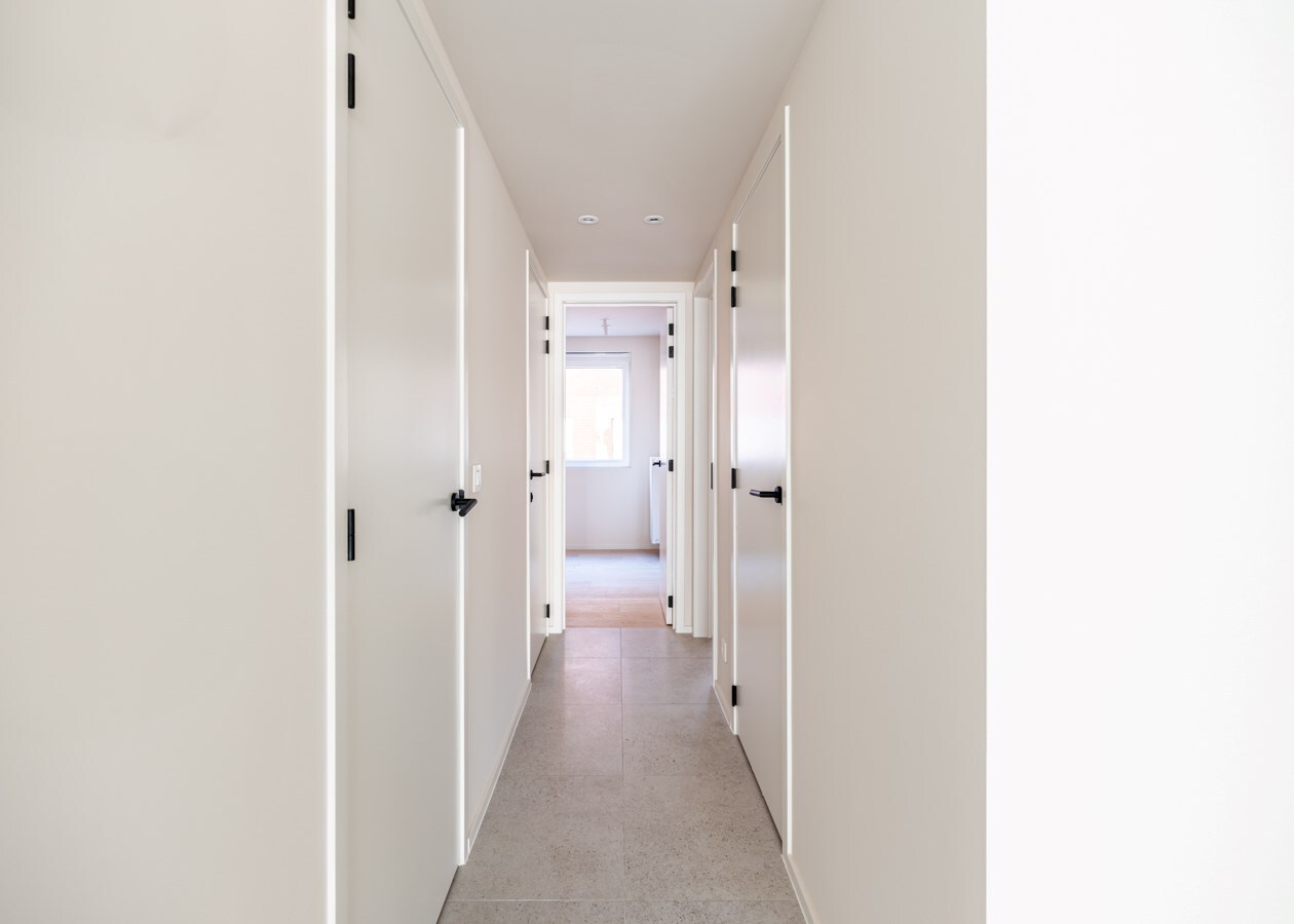 Beaux appartements rénovés avec vue latérale sur la mer ! 