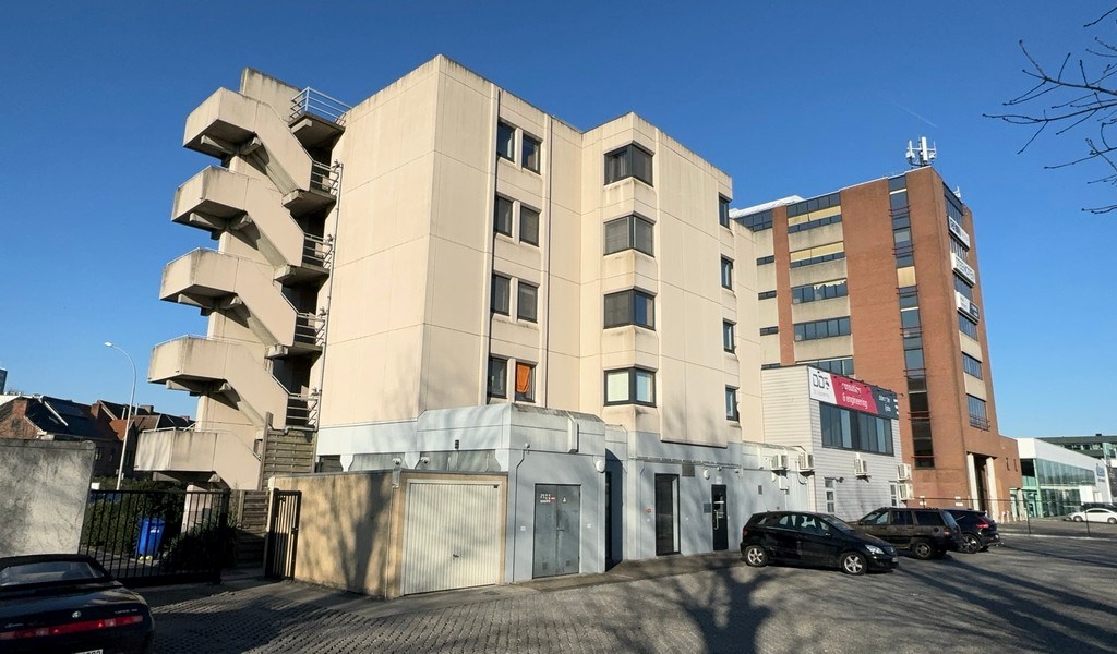 Kantoren te huur aan klaverblad in Gent