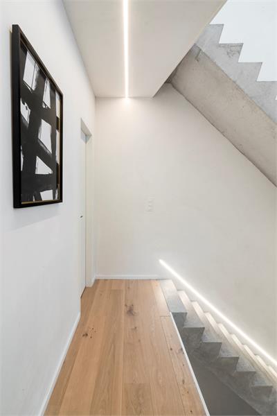 Nieuwbouwwoning met hoogwaardige afwerkingsgraad op centrale ligging 