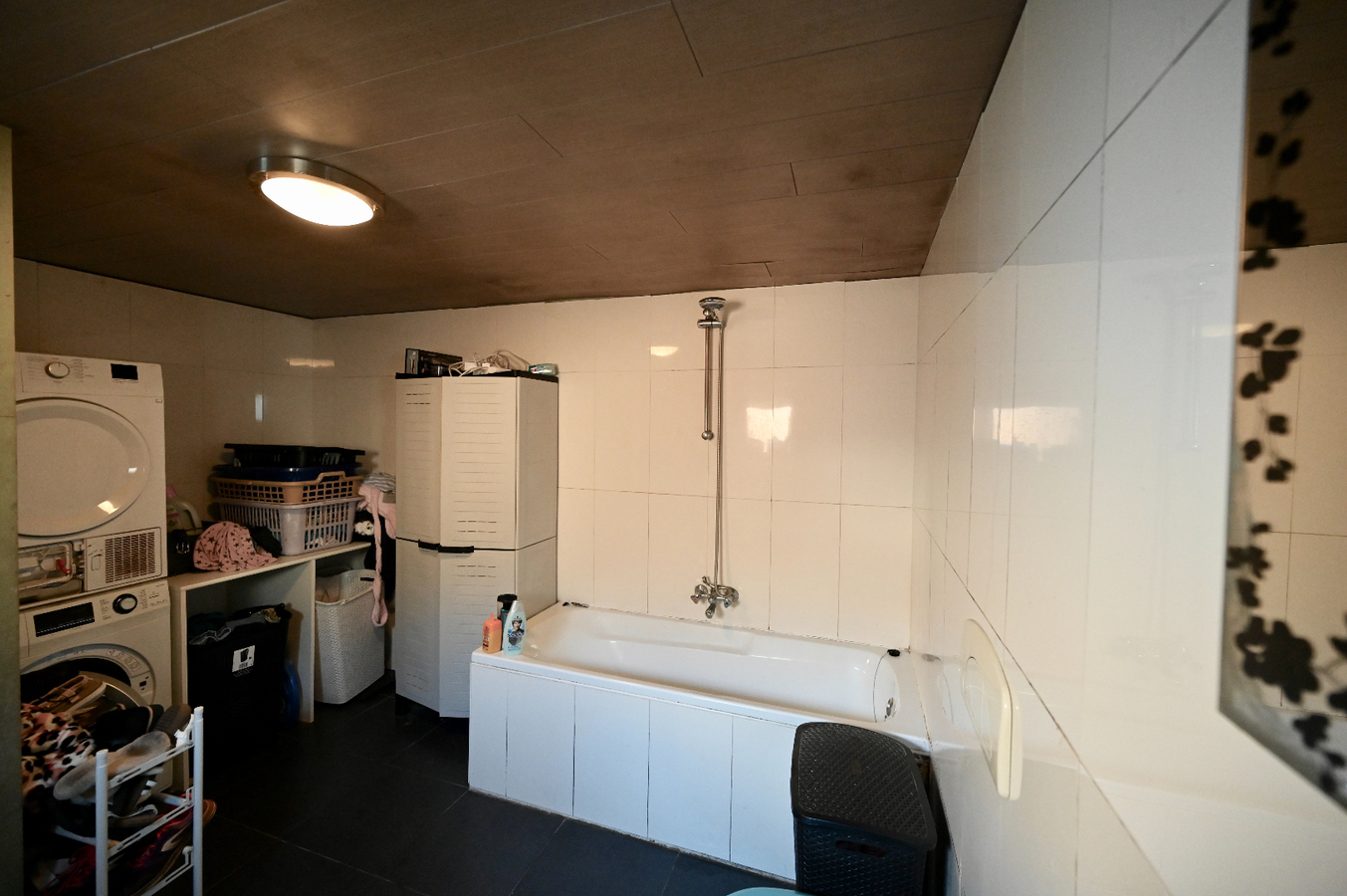 ONDER OPTIE !! TE RENOVEREN WONING MET MAGNIFIEKE TUIN 