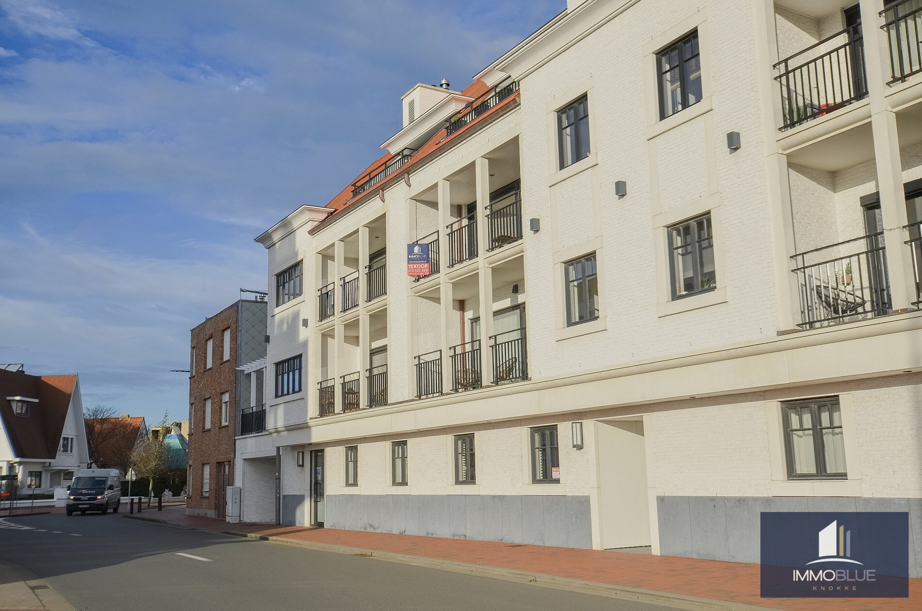 Appartement met gevelbreedte van ongeveer 5,2 meter en een ruim zonnig terras. 