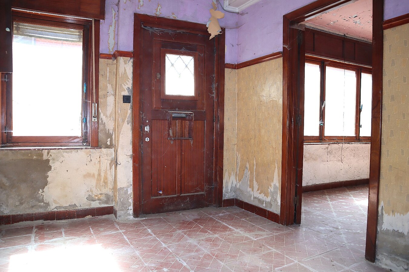 Te renoveren woning met magazijn/loods te Kessel-lo 