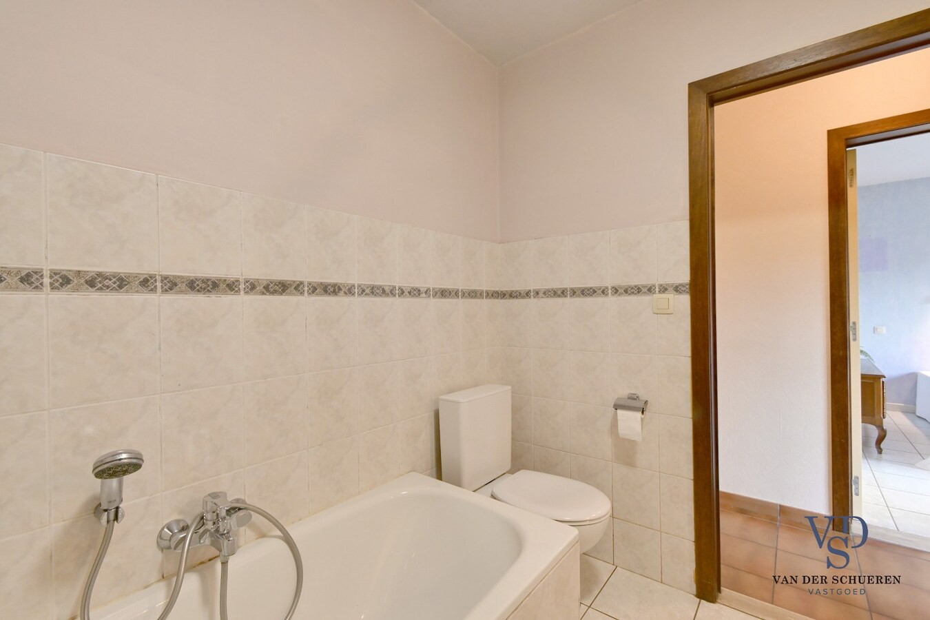 Tijdloze bungalow in een residentiële verkaveling 