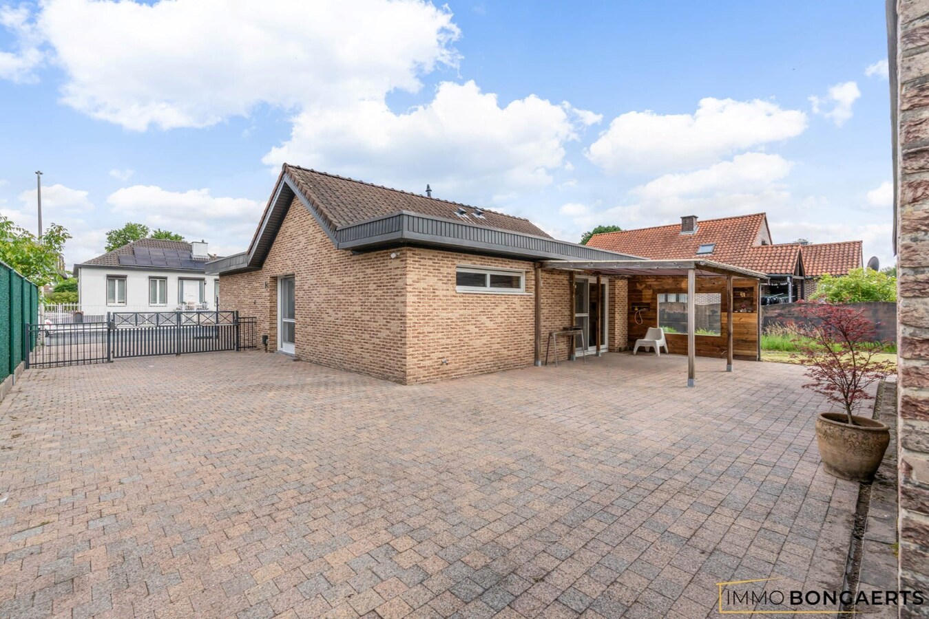 Ruime bungalow met drie slaapkamers 