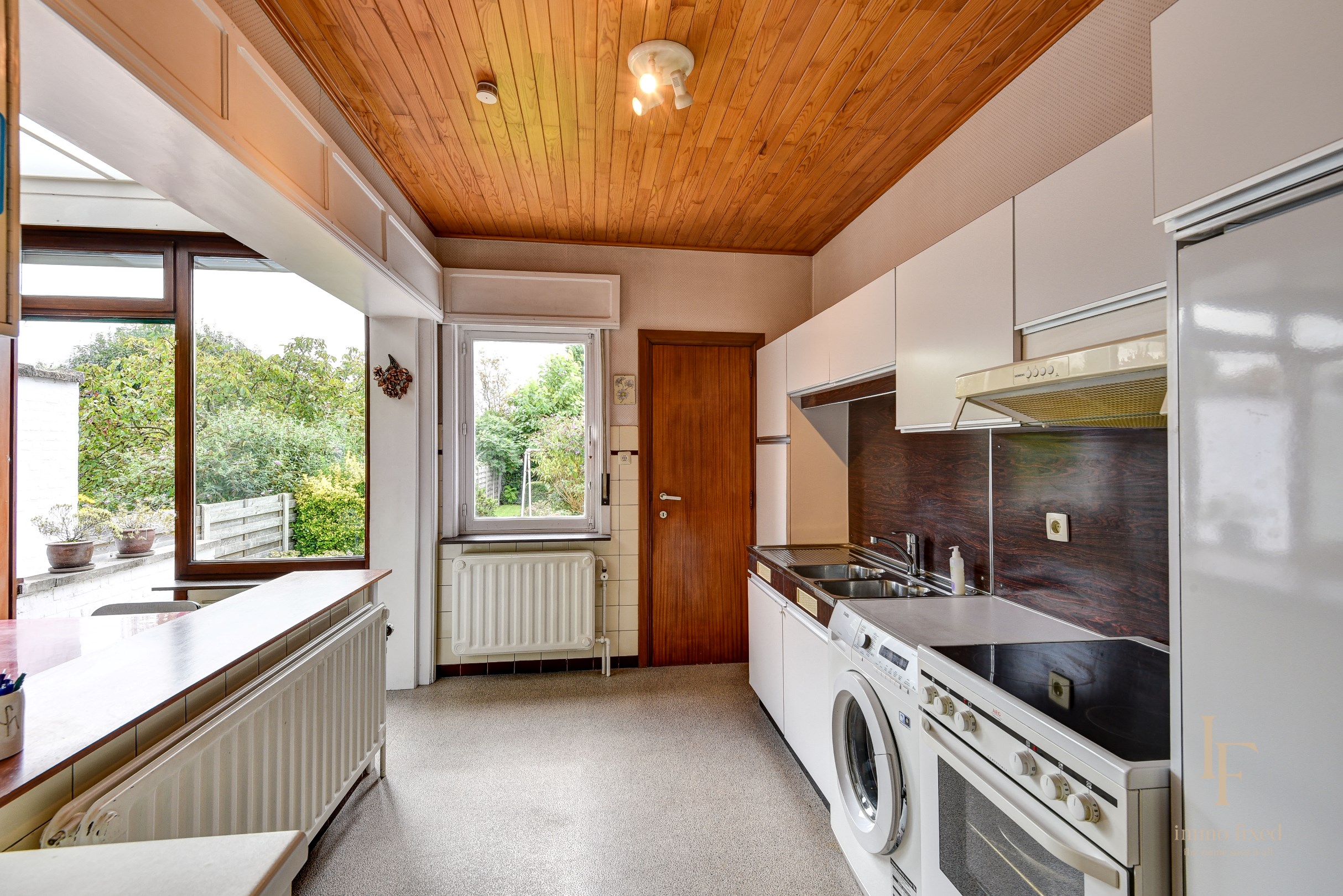 Te renoveren woning met tuin en garage in Wilrijk! 