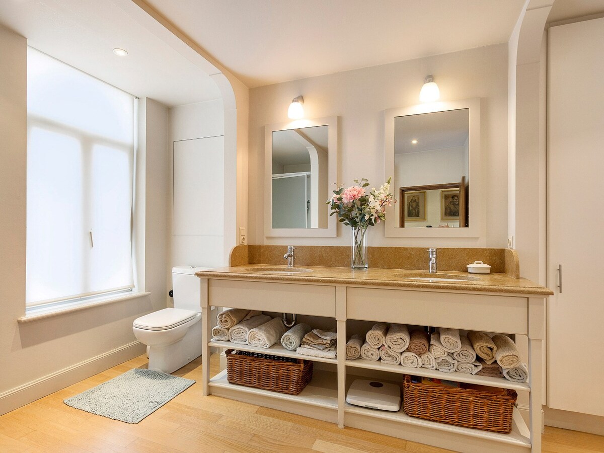 Charmant handelspand met woonst op de markt in Kruishoutem 