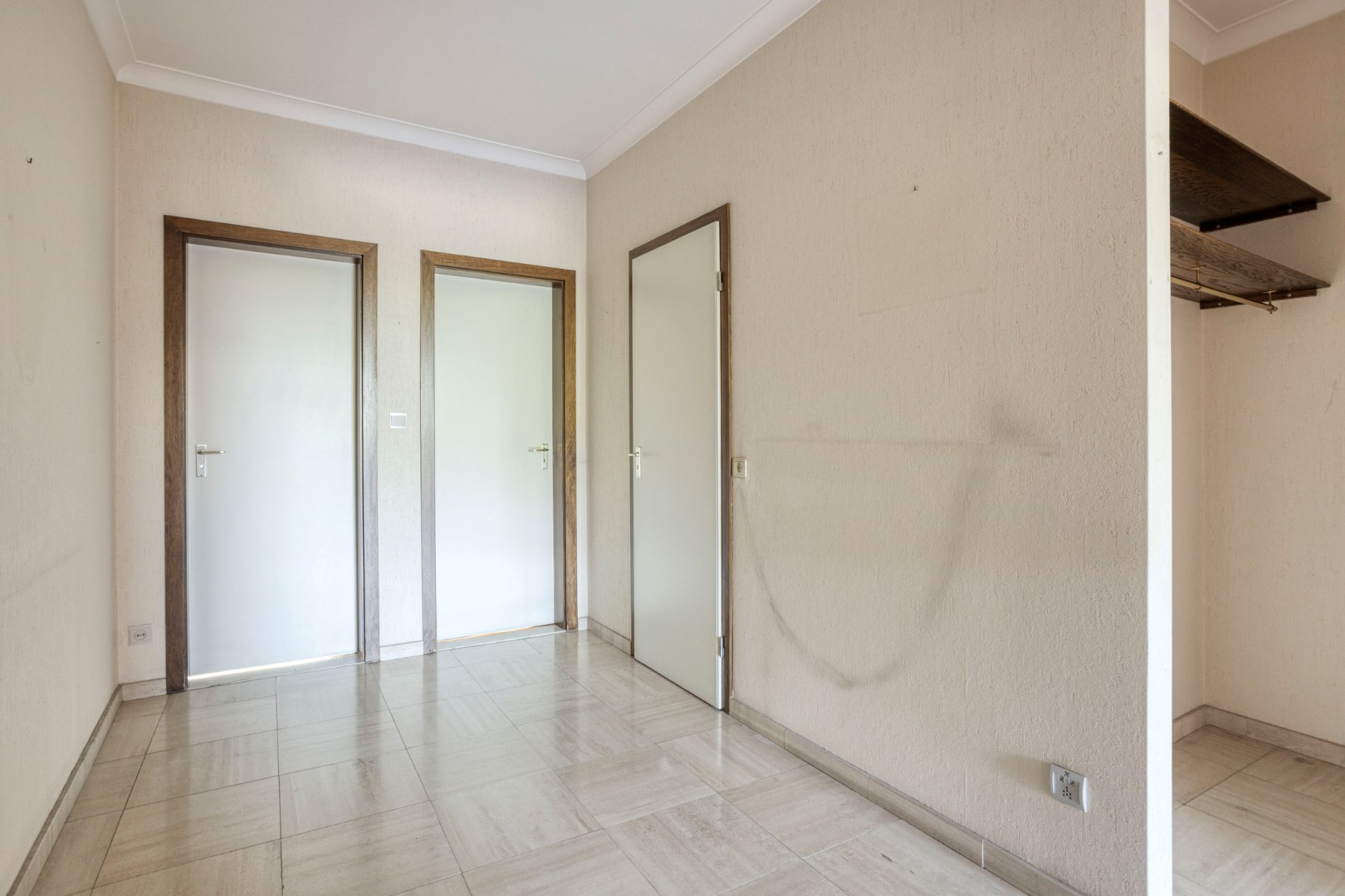 Nachthal met doorgang slaapkamers