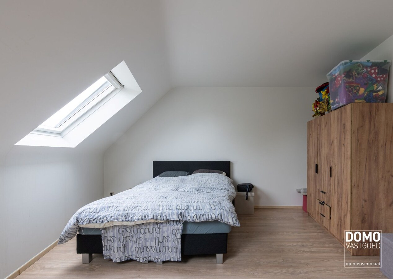 MODERN DUPLEXAPPARTEMENT MET TERRAS EN AUTOSTANDPLAATS IN LANAKEN 