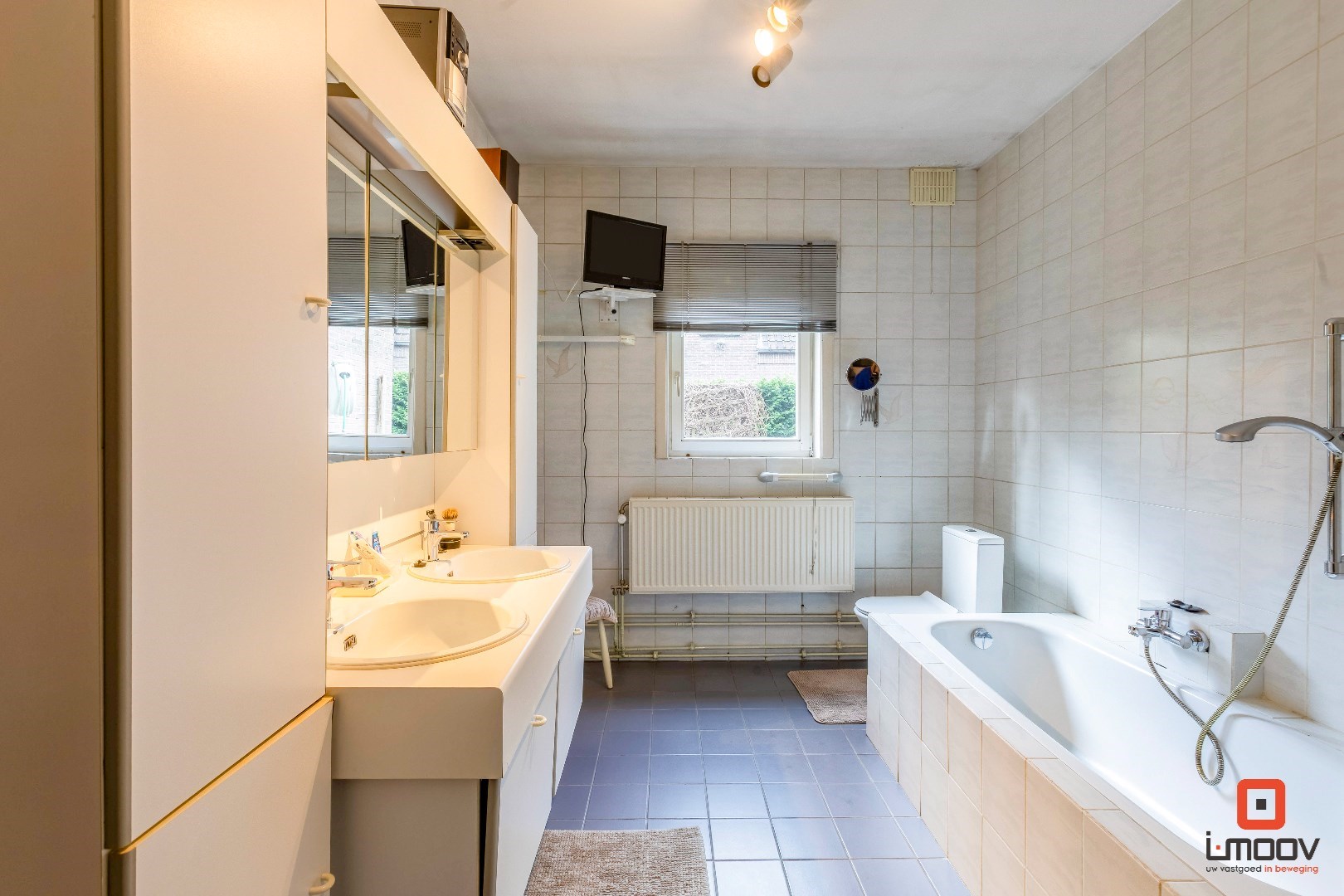 Stijlvolle villa met grote tuin 