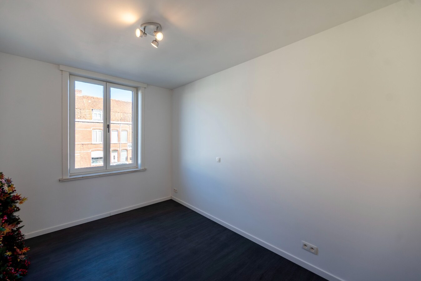 Woning of handelsruimte (combinatie mogelijk) met garage ! 