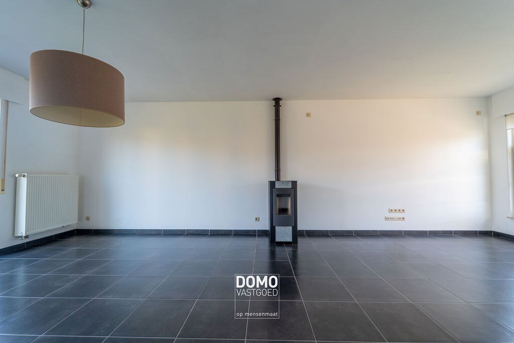 Wonen in alle rust: instapklare open bebouwing met ruime zonnige tuin te Stokrooie 