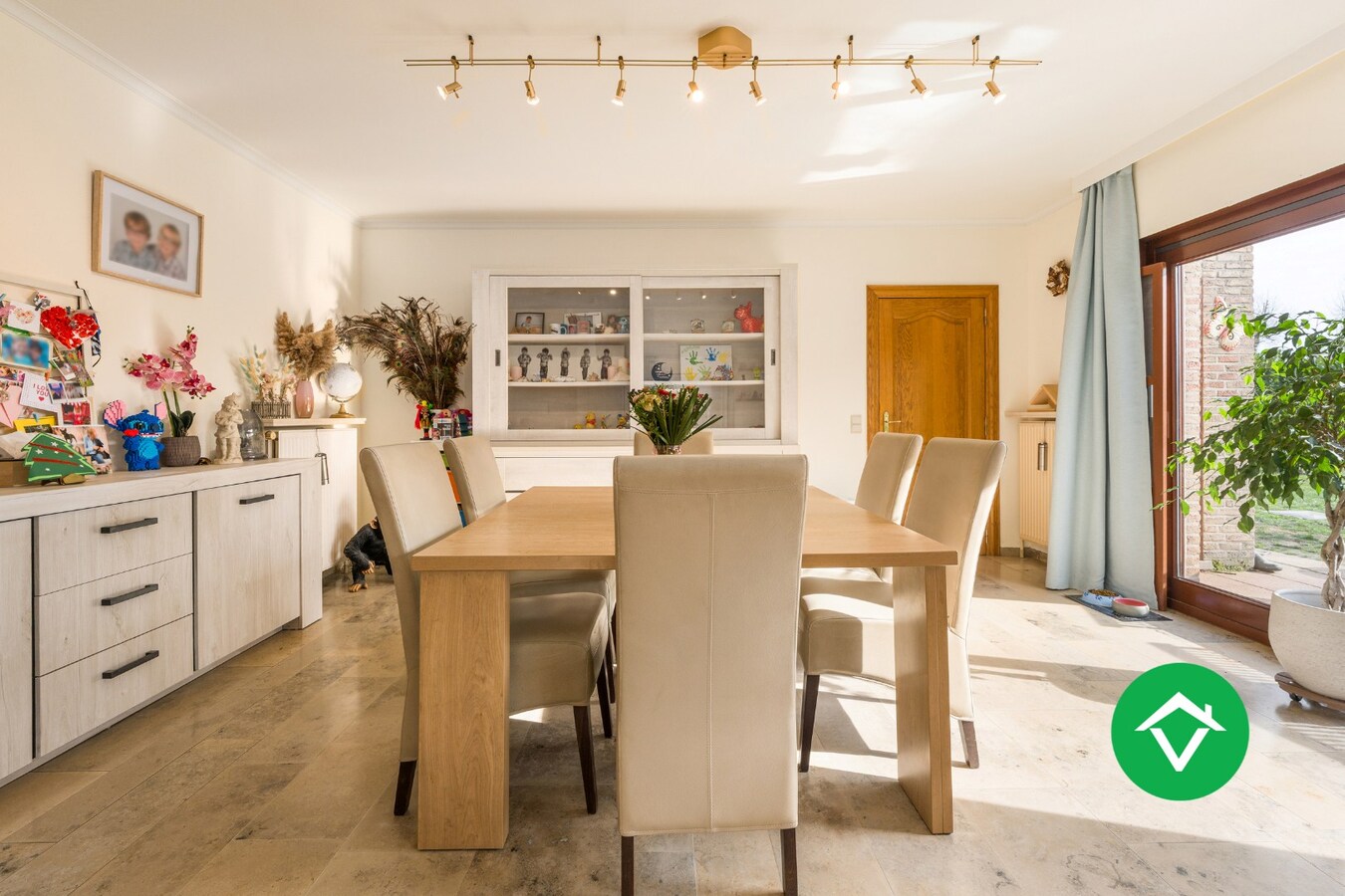 Alleenstaande woning met 5 slaapkamers en garage te Koekelare 