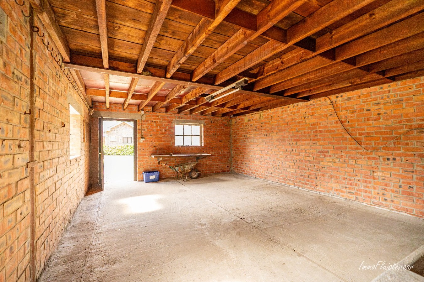 Vrijstaande woning met bijgebouw op 1 ha (Aankoop extra aanpalende ca. 2 ha mogelijk) te Heist-op-den-Berg 