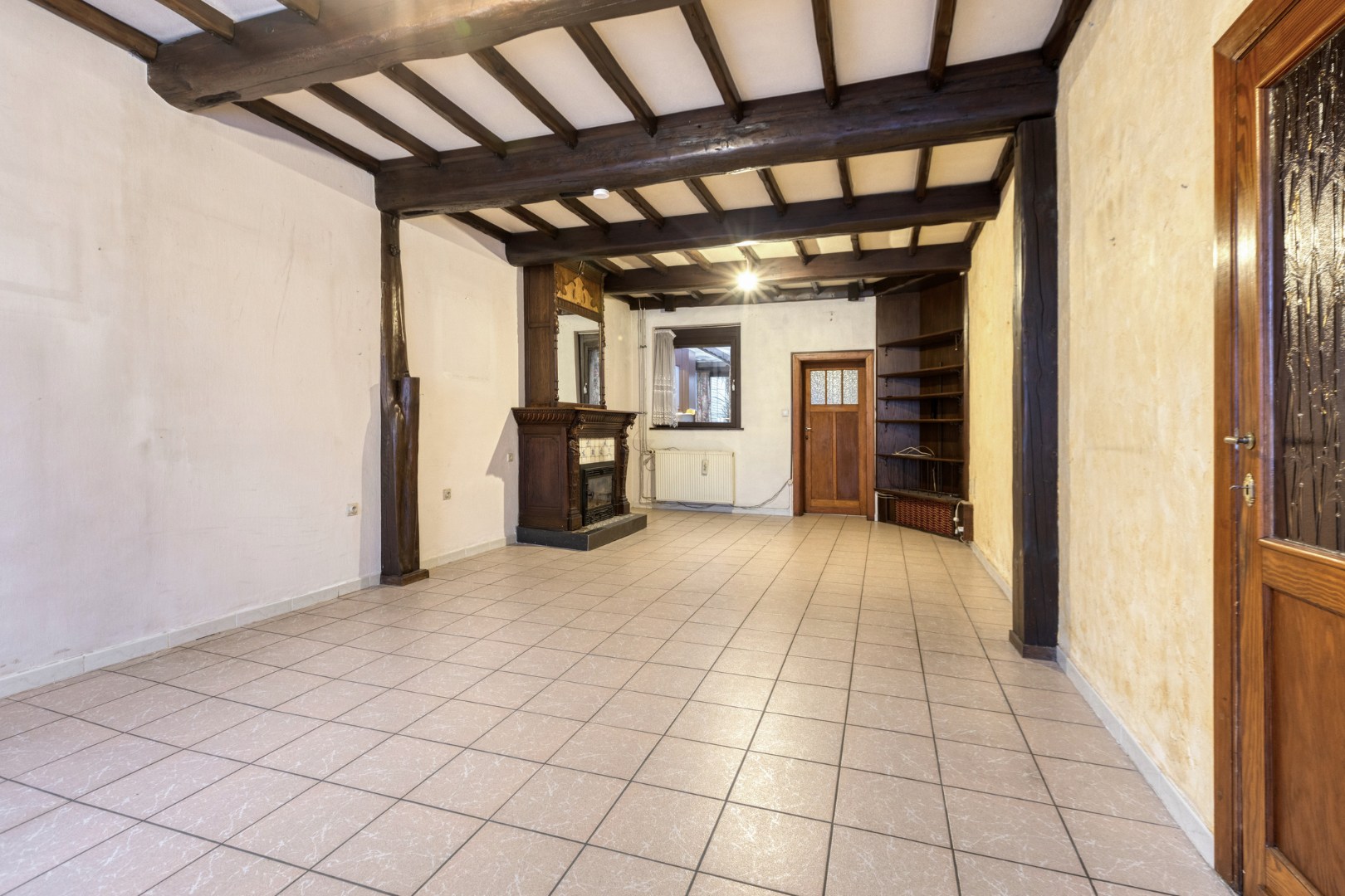 Gezinswoning met 6 slpk. en ruime garage op perceel van 1233m² te Leopoldsburg 