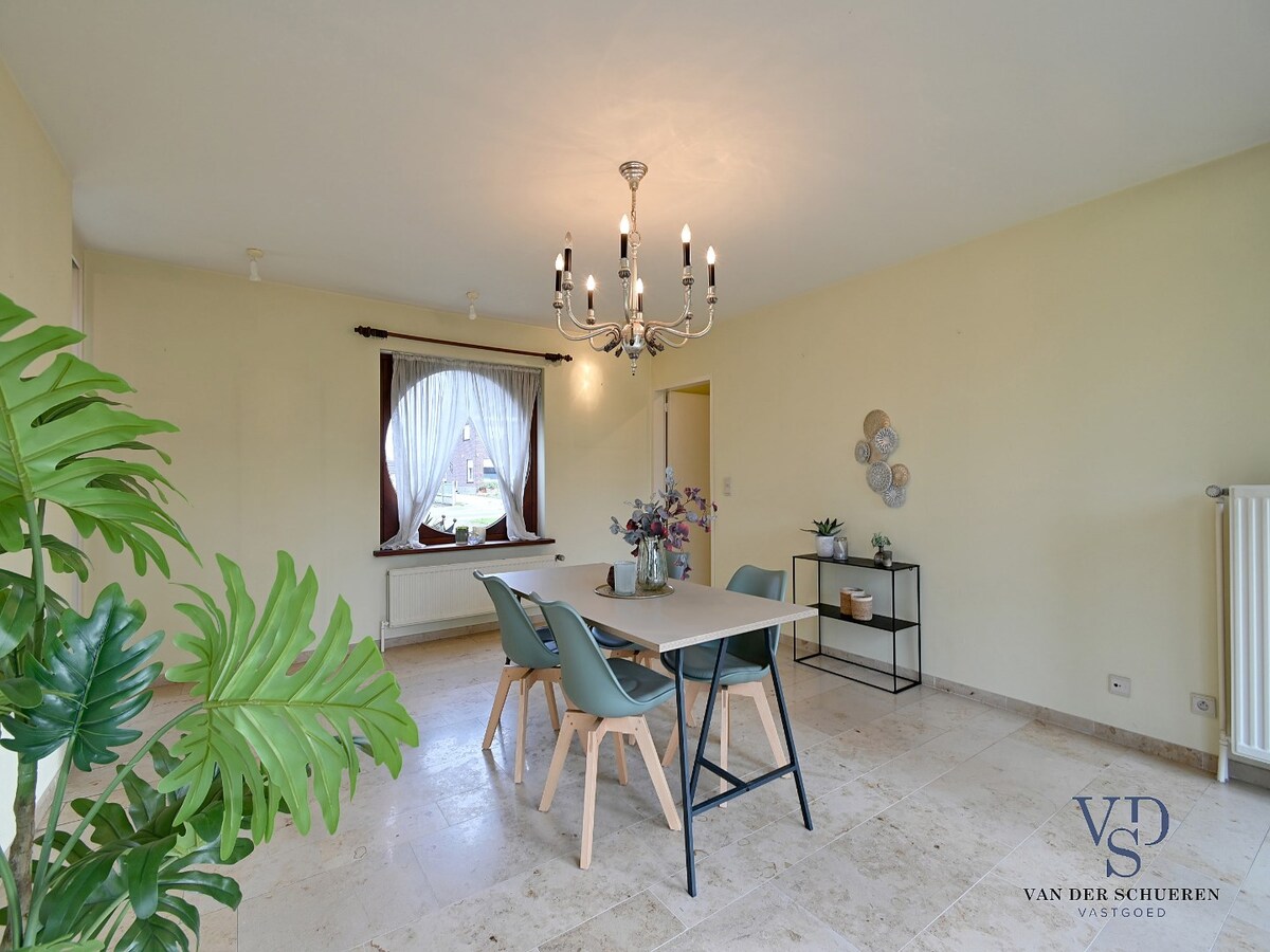 Knappe villa in 't groene Schelderode (EPC van 216 !). 