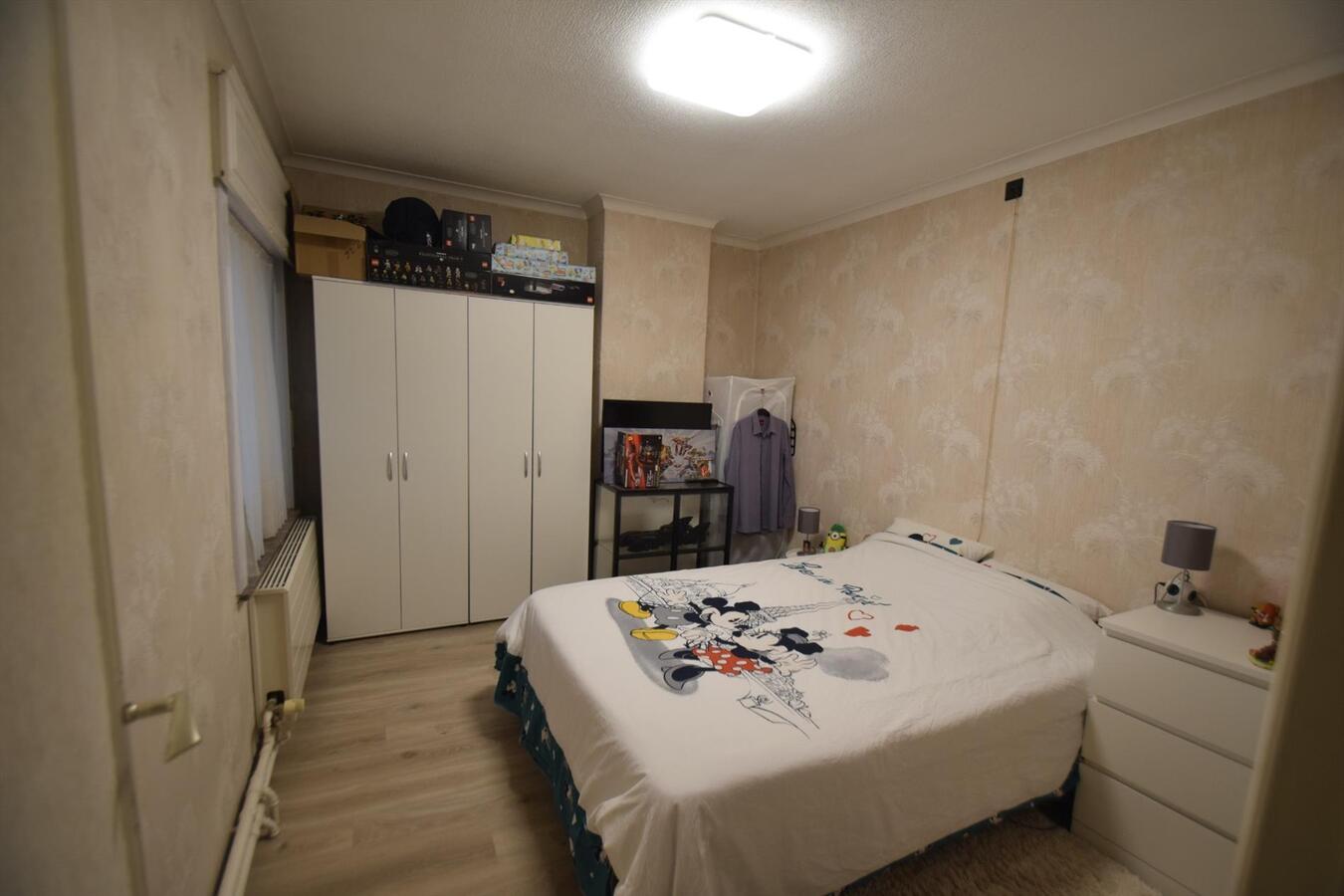 Ruime halfopen 3-slaapkamer-woning met garage en tuin 