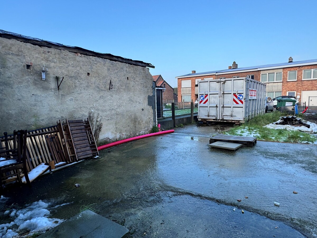 Woning met 4 slaapkamers en parkeerplaatsen te Gistel 