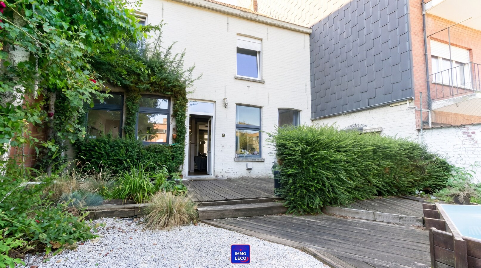 Maison de caractère avec jardin et garage, en plein centre-ville ! 