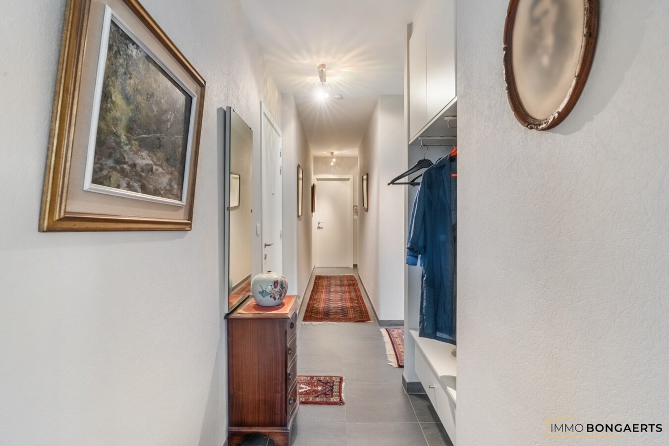 Ruim appartement met zicht op het stadsplein in het centrum van Genk 