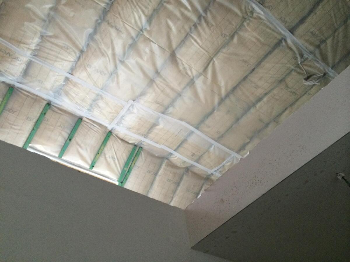 PRACHTIGE HALF OPEN BEBOUWING MET TUIN 