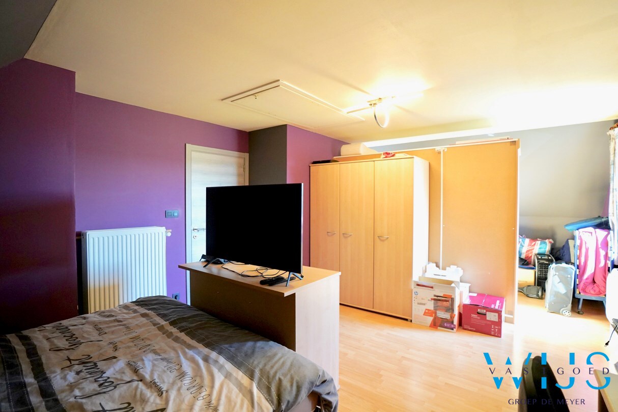 INSTAPKLAAR woonhuis op 523m² in woonwijk te Boekhoute ! 