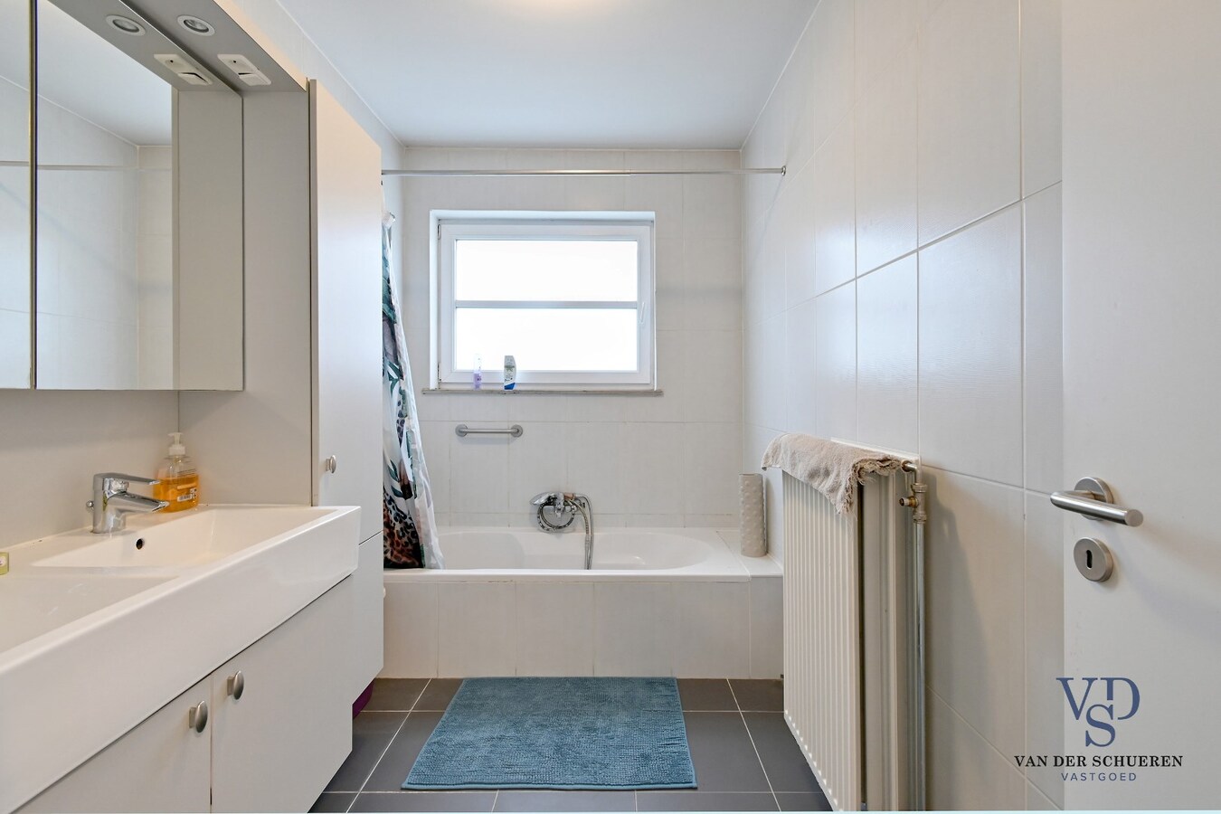 3 slpk-appartement (+ terras + kelder + garage). 