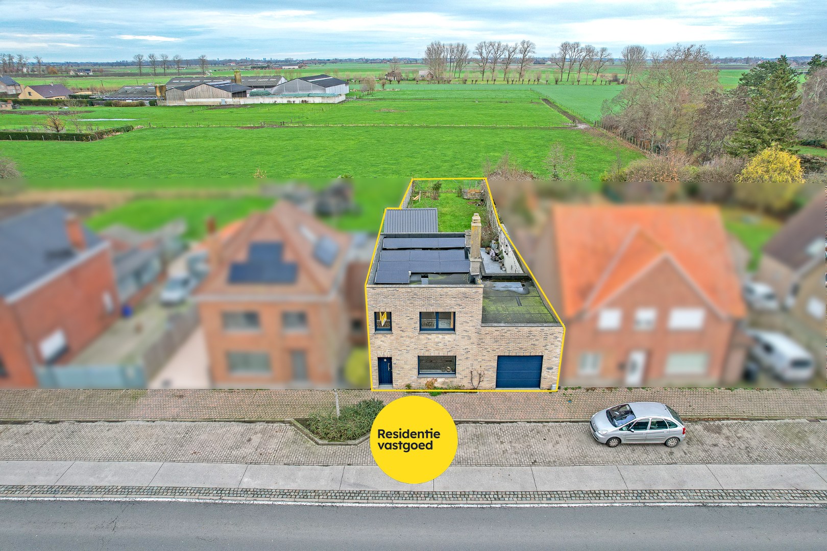 Rustig gelegen gerenoveerde woning op 470 m² te Leke met vergezichten en ruime garage. 