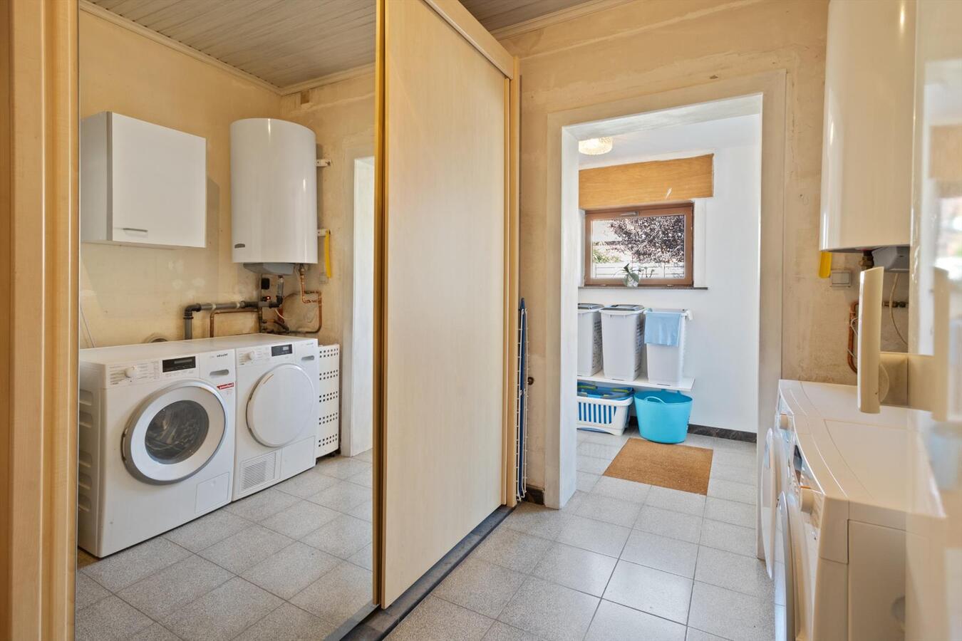 Ruime halfopen woning met 5 slaapkamers in het Centrum van Houthulst 