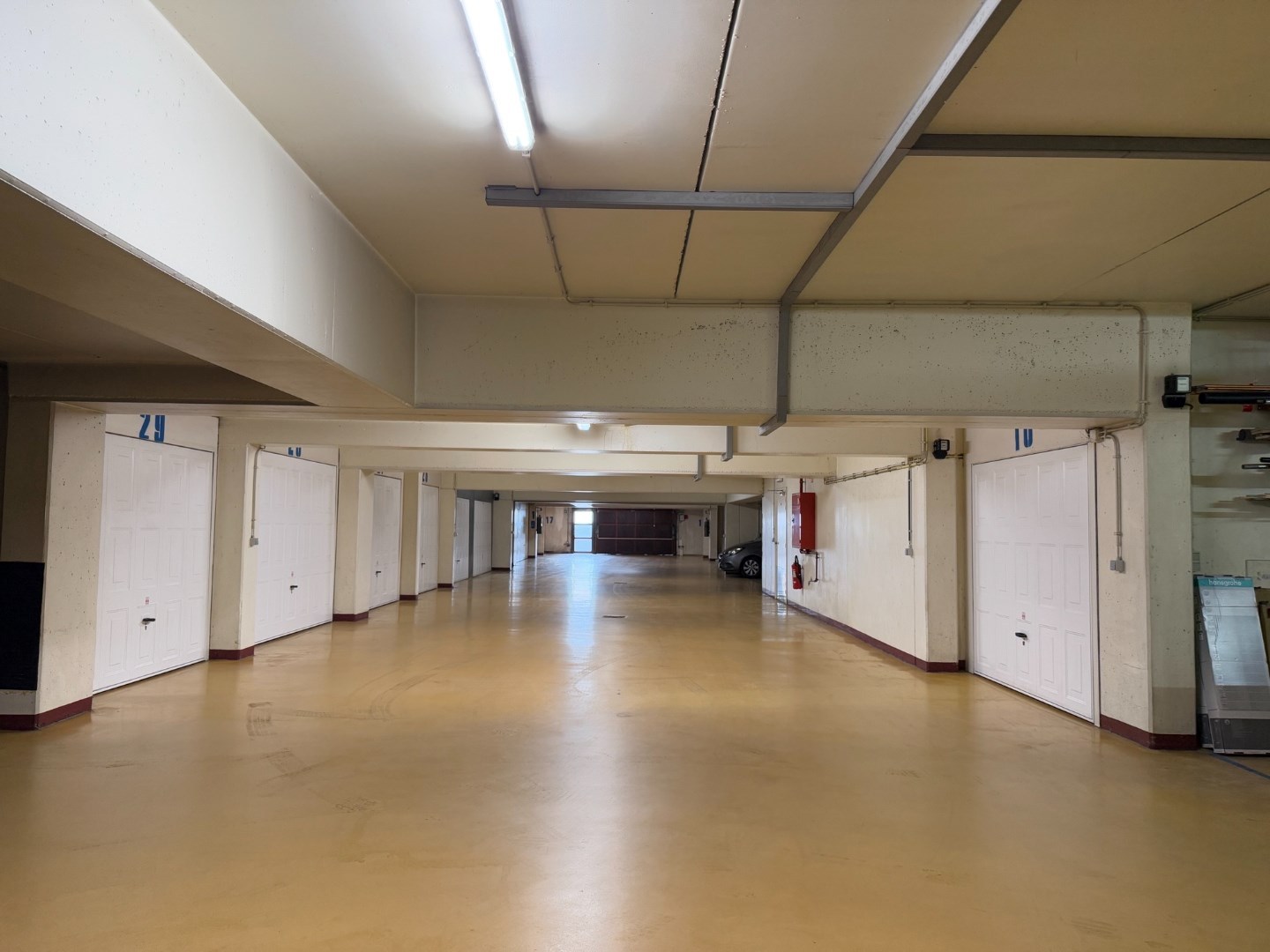 AUTOSTAANPLAATS VLAKBIJ ZEEDIJK 