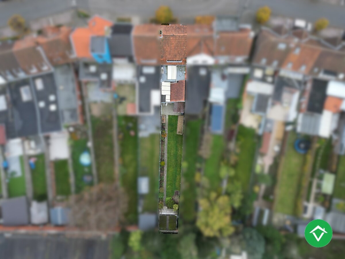 Centraal gelegen woning met 3 slaapkamers en diepe tuin te Roeselare 