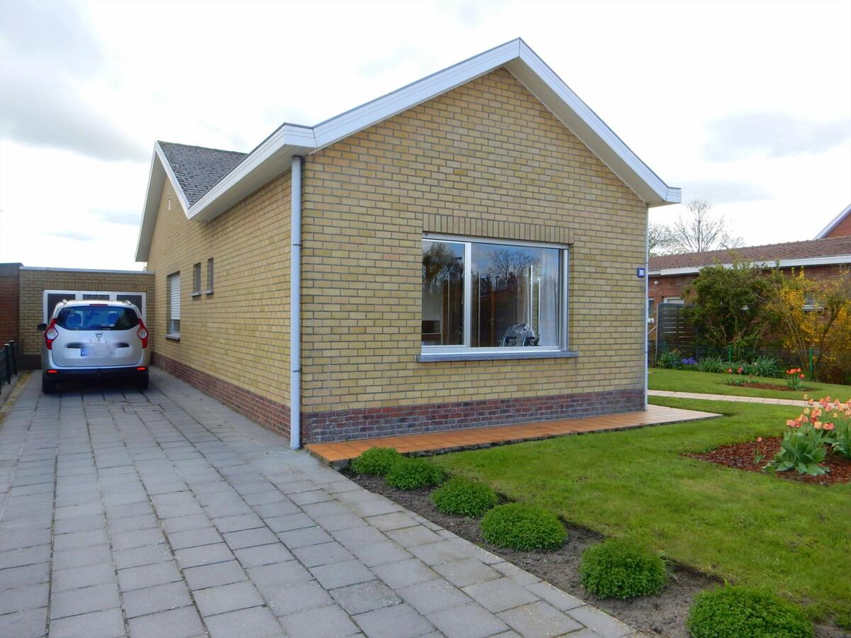 Ruime bungalow met grote zonnige tuin 