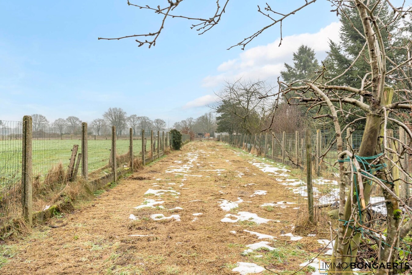 Gelijkvloerse woning op perceel van 24a32ca 