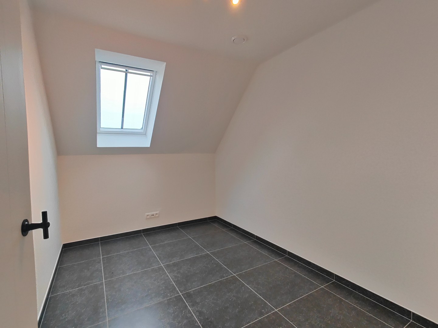 Prachtige energiezuinige halfopen woning op rustige ligging 