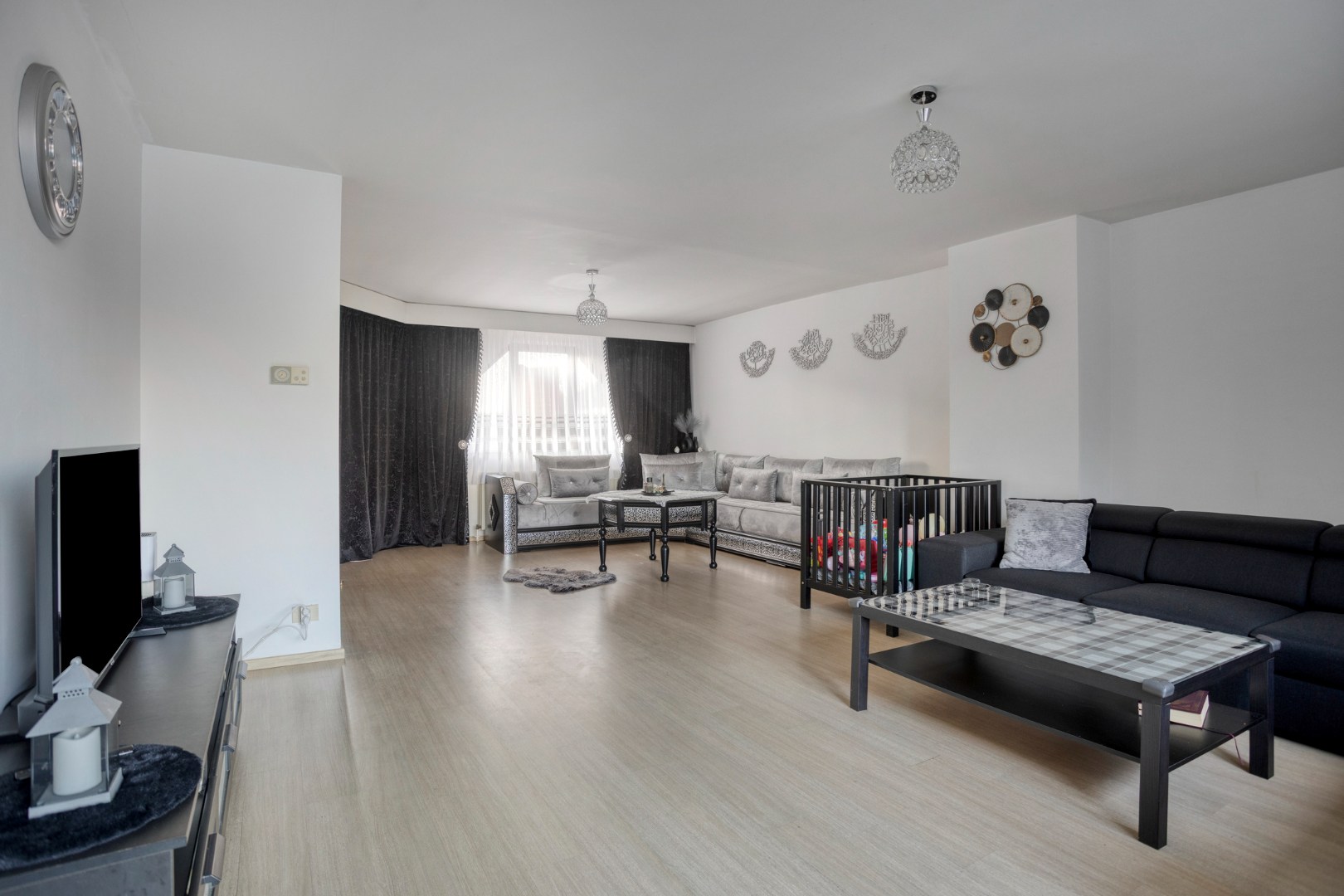 Instapklaar appartement met 3 slpk. in Geel-centrum 