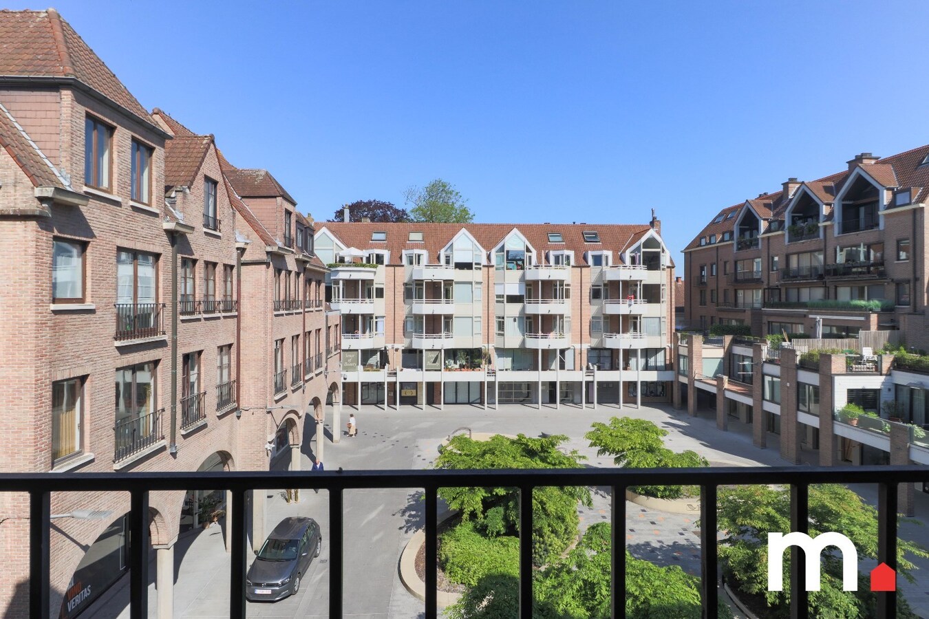 TOPPER !  Fantastisch gelegen appartement op het Overbekeplein in hartje Kortrijk ! 