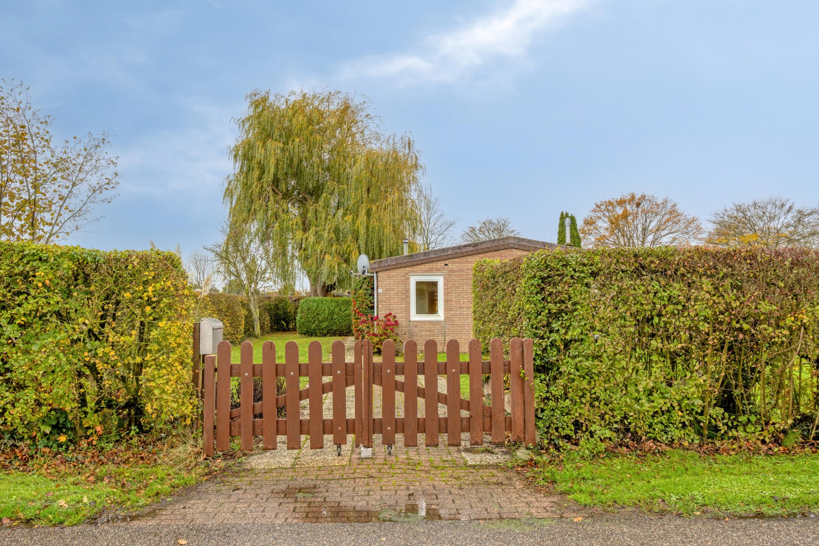 Rustig gelegen vrijstaande bungalow op steenworp afstand van jachthaven en Veerse Meer, deze woning dient gemoderniseerd te worden maar biedt vele mogelijkheden. 