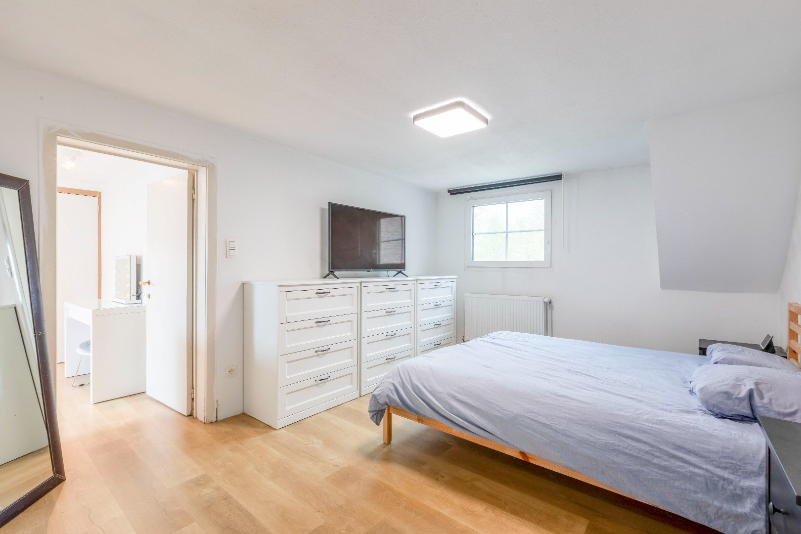 Instapklare woning met tuin in de gezellige kern van Laarne 