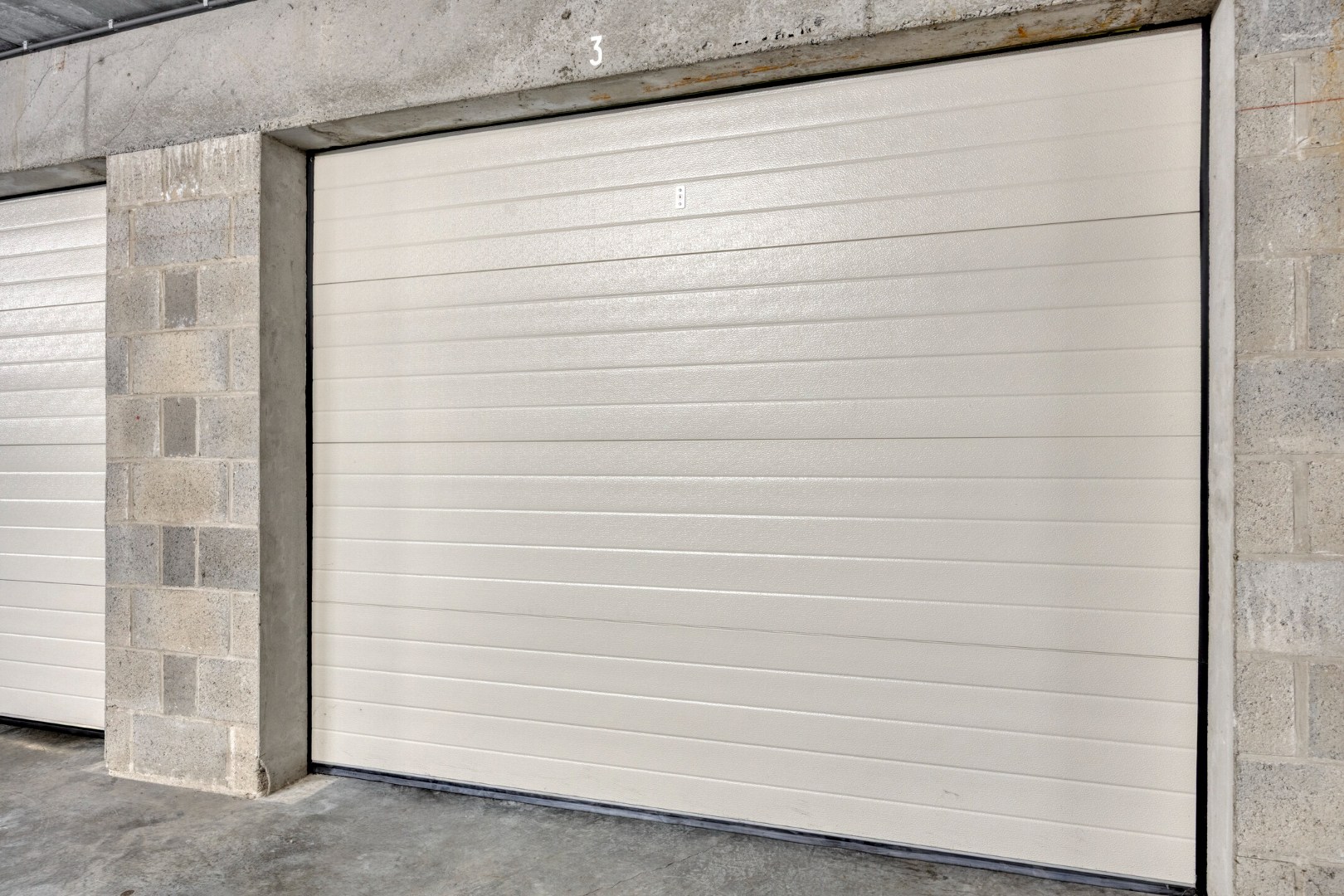 Appartement met 2 slaapkamers, ruim terras en garagebox in Leuven! – EPC 92 kWh/m² – bewoonbare opp. 94m² 