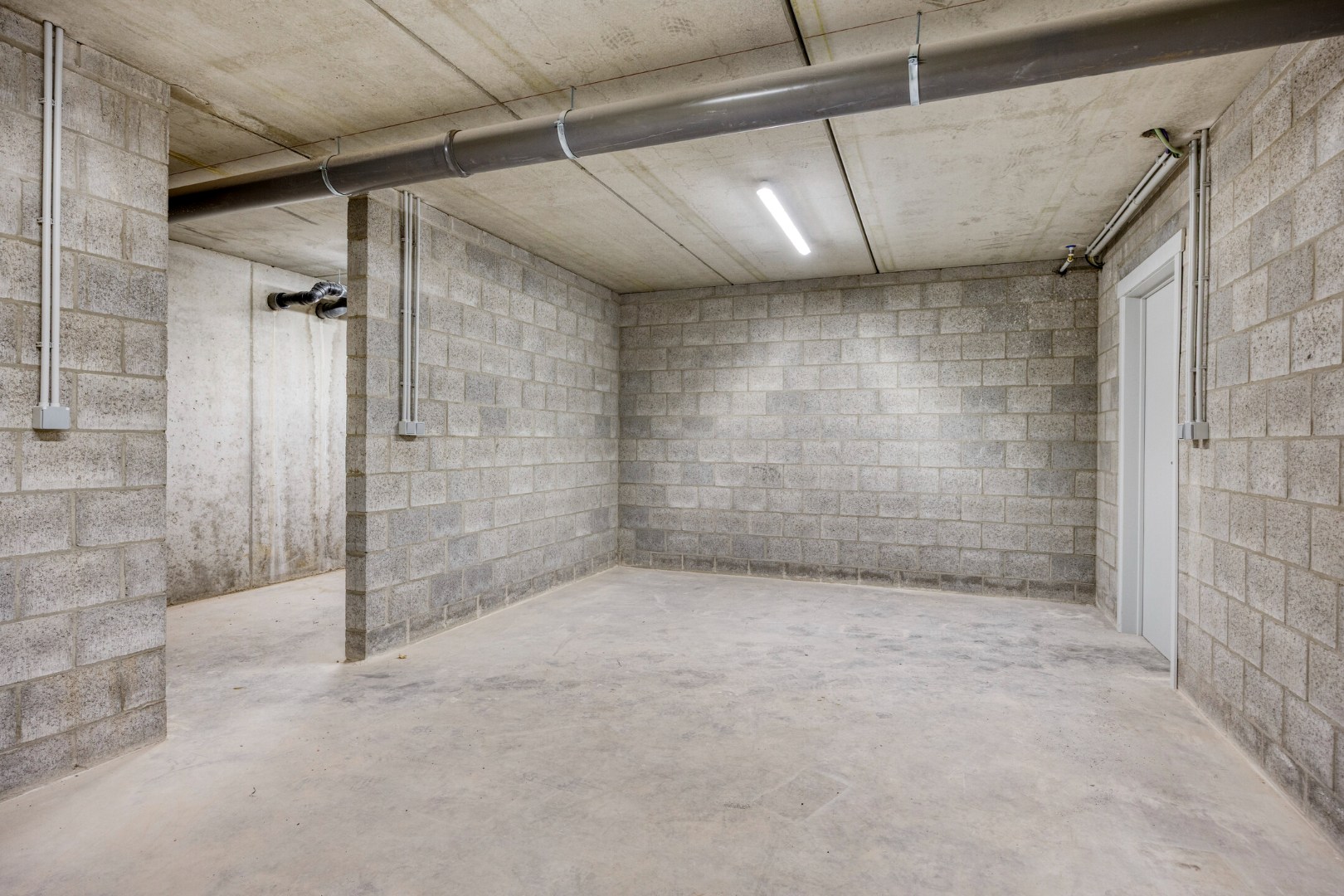 Hoogwaardig afgewerkte nieuwbouwwoning met 4 slpk. in centrum Geel 