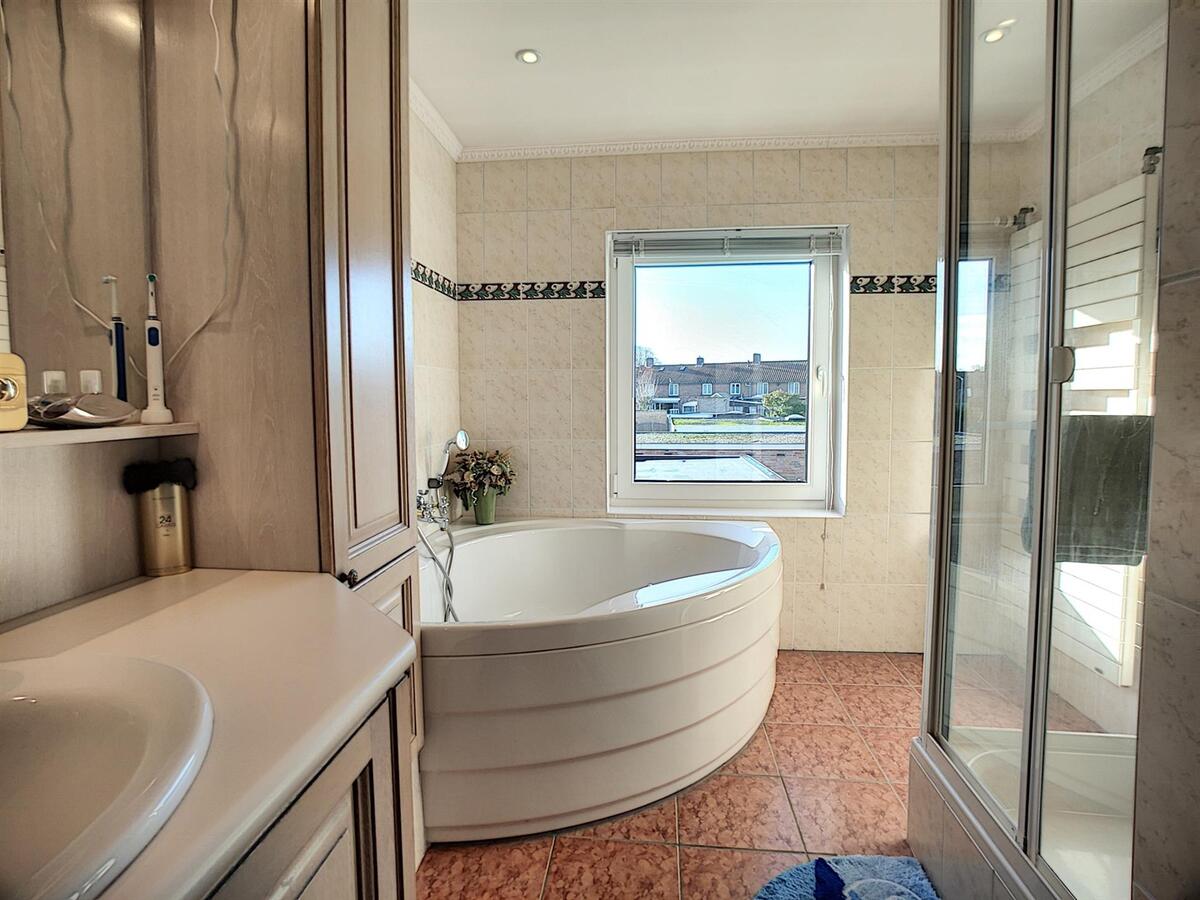 Knap gerenoveerde woning met zongericht terras - Sluis 