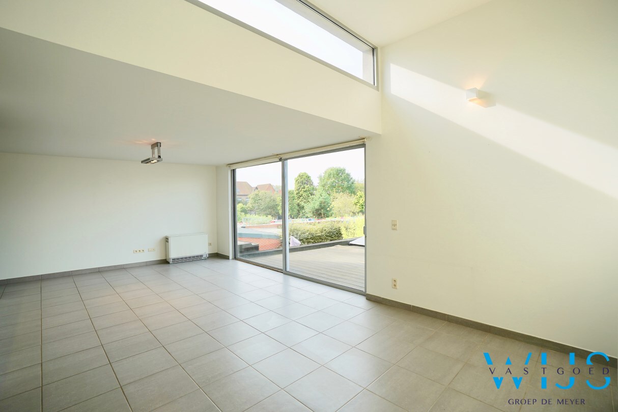 Uniek lichtrijk tweeslaapkamerappartement in hartje ERTVELDE! 