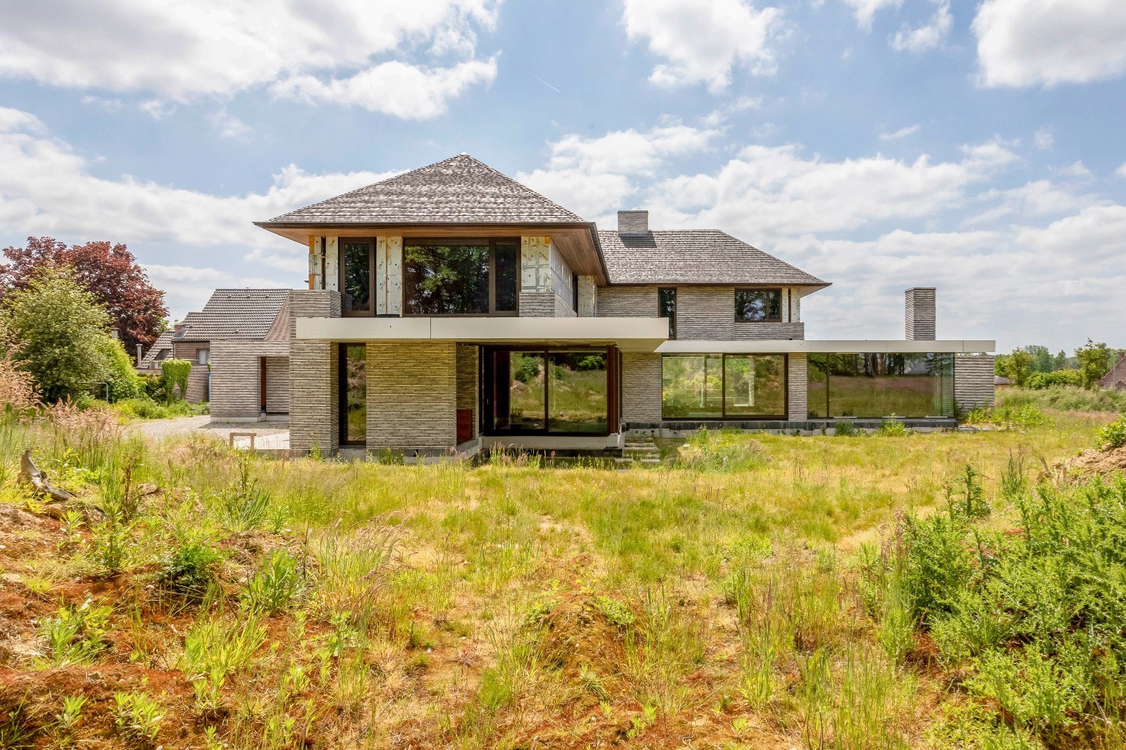 Unieke kans : exclusieve  riante villa  1400m²  by Artea en Piet Bailyu Architects 