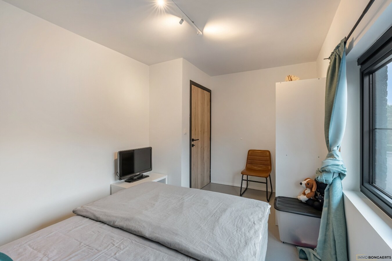 Ruime woning met 4 slaapkamers 