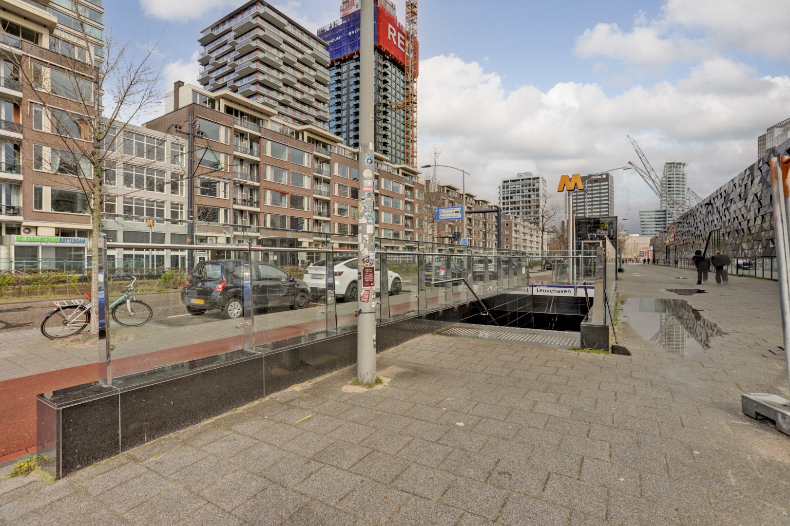 Ultiem luxe wonen in de iconische The CoolTower met spectaculair uitzicht, royaal terras (34 m²) en moderne afwerking in het bruisende hart van Rotterdam! 